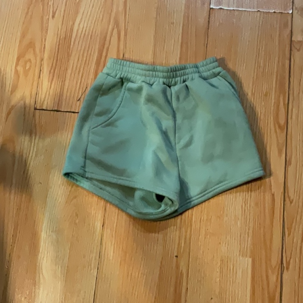 SHEIN Green Athletic Shorts with Elastic Waistband